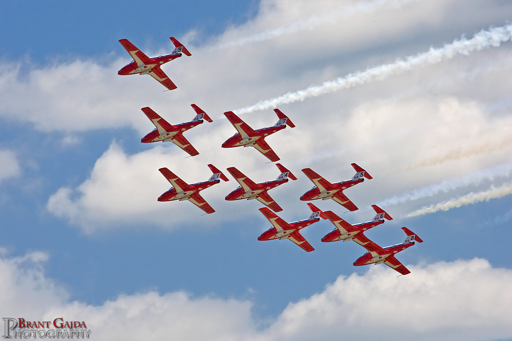 IMAGE: http://www.brantgajda.com/images/gallery/wings_over_pittsburgh/large/wings_over_pittsburgh54.jpg