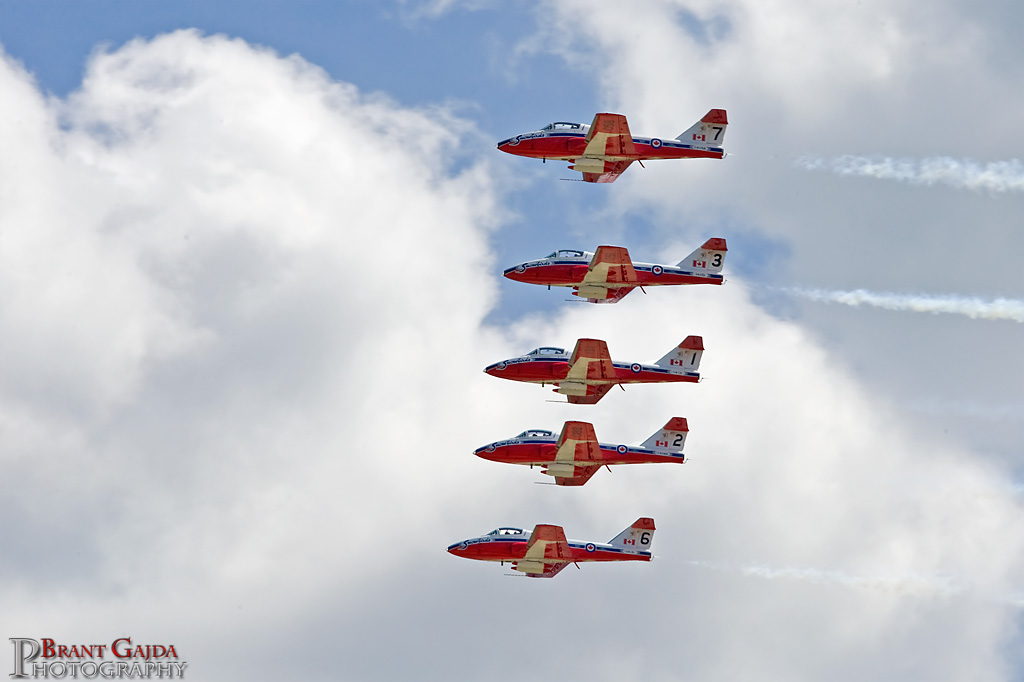 IMAGE: http://www.brantgajda.com/images/gallery/wings_over_pittsburgh/large/wings_over_pittsburgh57.jpg